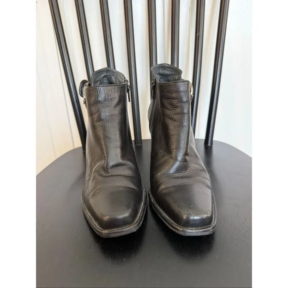 Stuart Weitzman black leather square toe bootie size 8.5